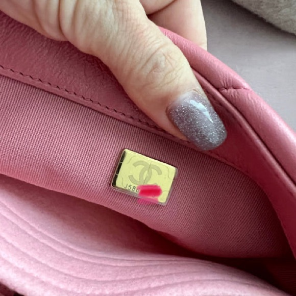 CHANEL 19 BAG (AUTHENTIC) - Picture 3 of 10